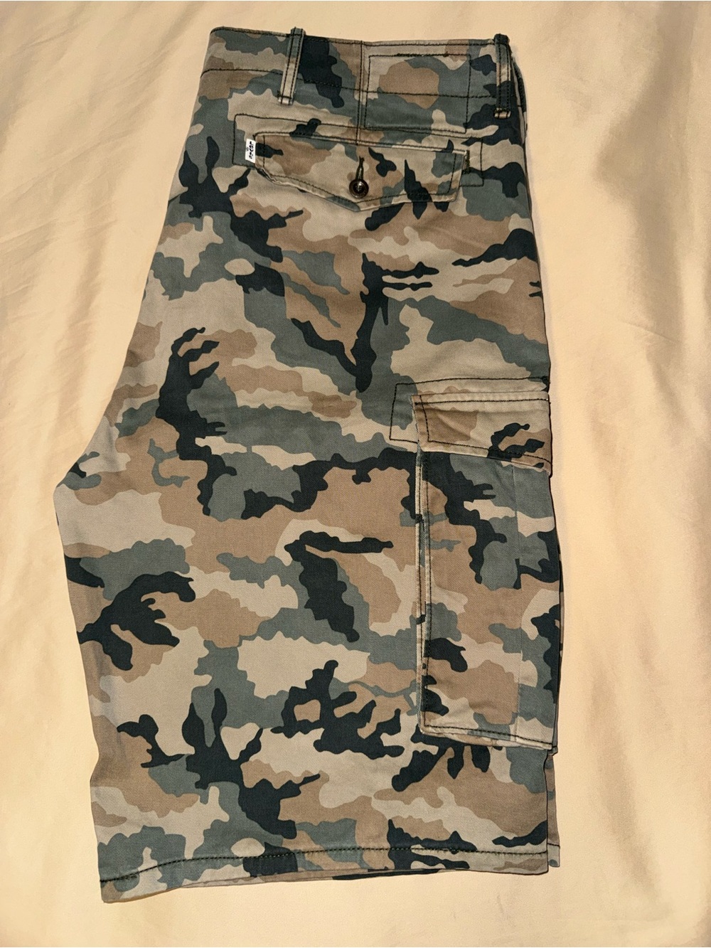(SOLD) Levi's Men's Camo Cargo Pants - Green, Brown, Black